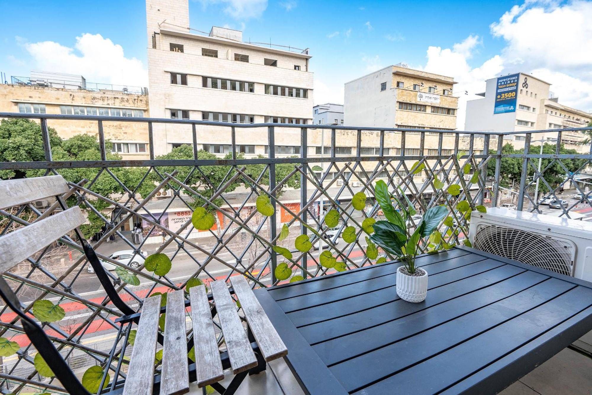 Godson Down Town Hotell Haifa Exteriör bild