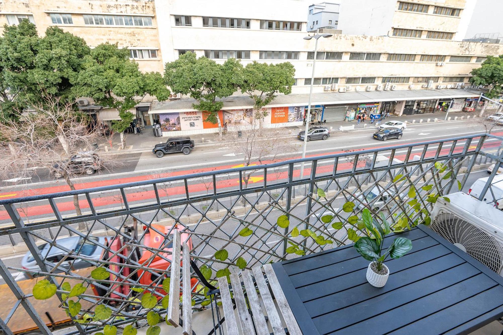 Godson Down Town Hotell Haifa Exteriör bild